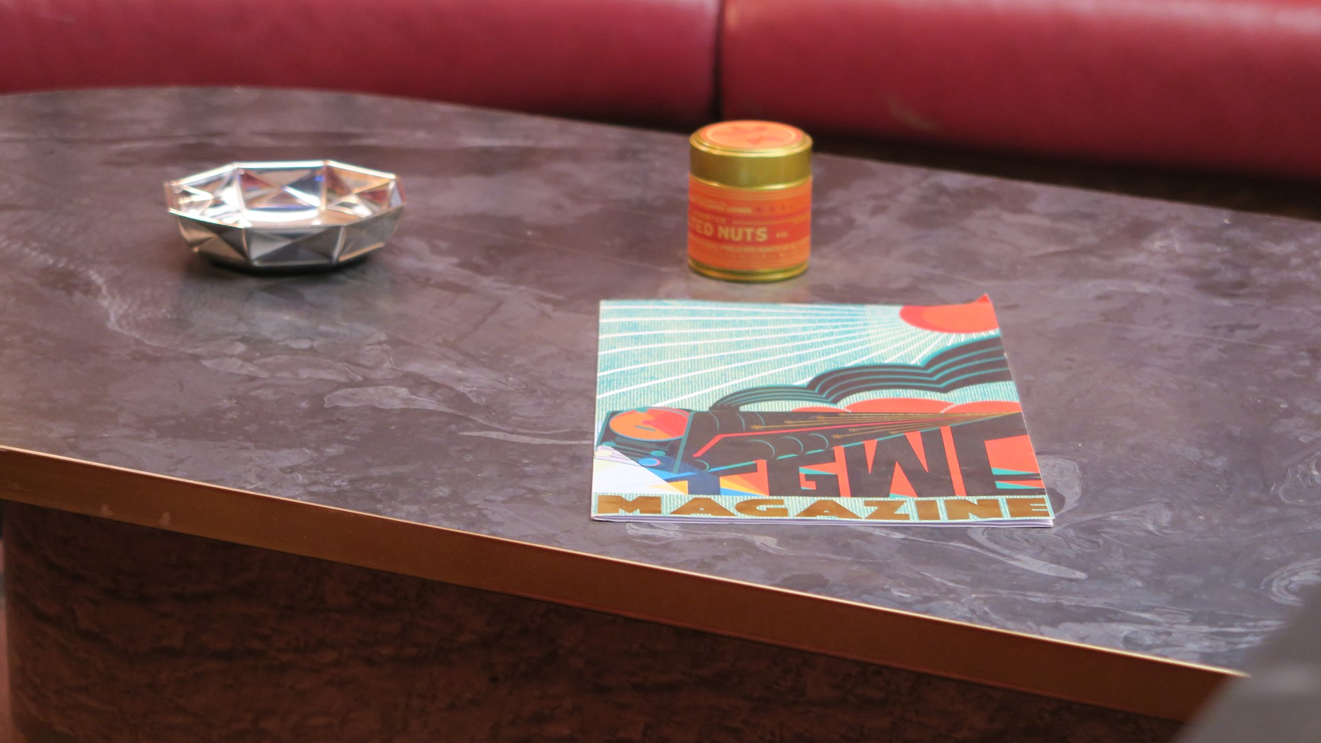 TGWEマガジンとTGWEの車内メニュー