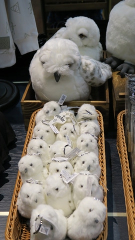 【ハリーポッター】WNブラザーズ東京限定 杖＆動くヘドウィグ人形 2点セット ハリーポッター】WNブラザーズ東京限定 杖＆動くヘドウィグ人形 2点