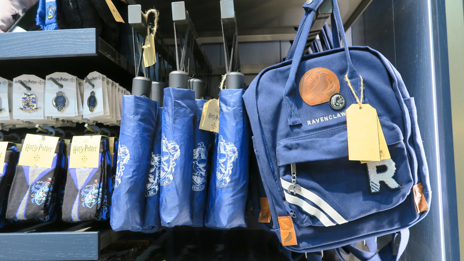 寮別のバックパック各種 価格：6,000円（税込）