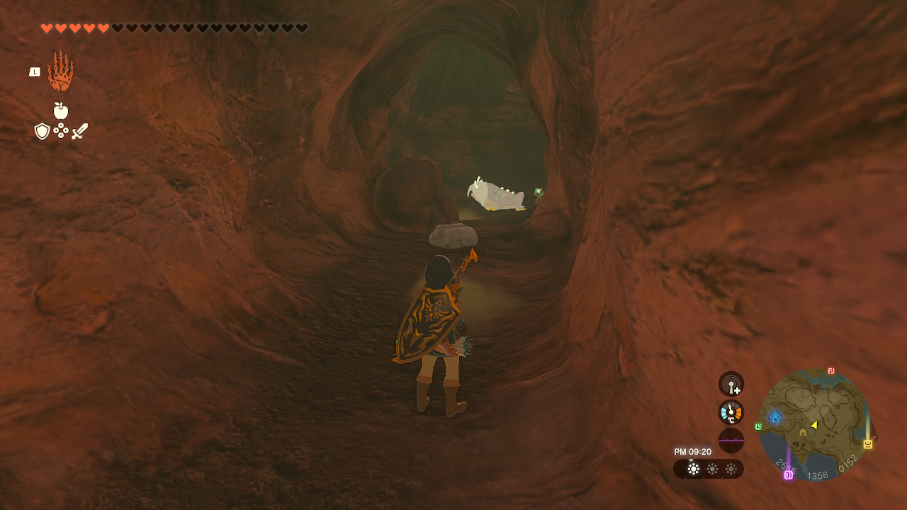 マヨイの場合も探し方は同じ。図鑑からセンサーに登録して、反応のある方向を探そう