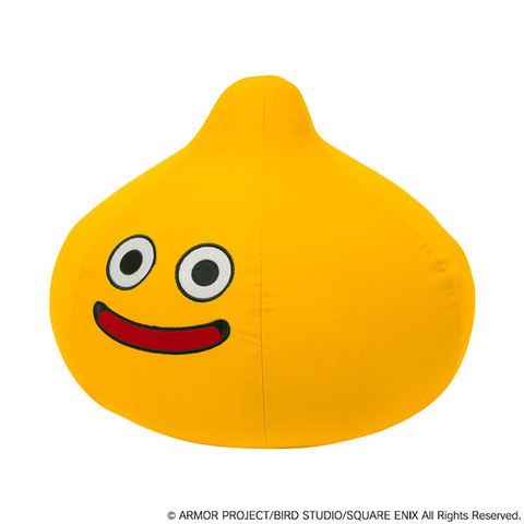 ドラクエ」スマイルスライムより幅約35cmのビーズクッションが本日発売