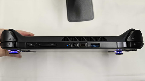 One-NetBookのポータブルゲーミングPC「ONEXFLY」が今夏より先行予約
