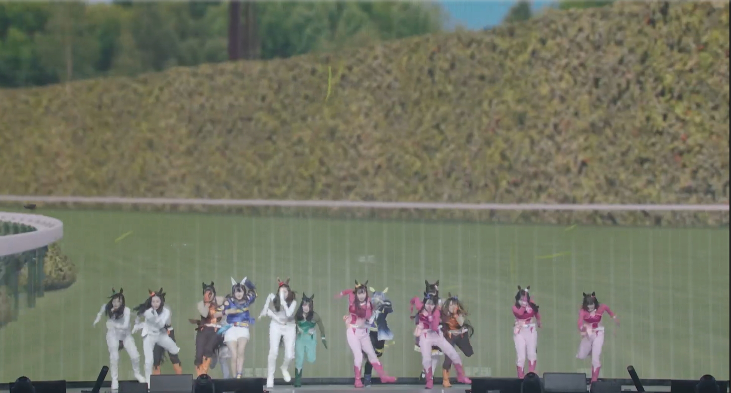 あのレースシーンをライブイベントで再現！？もちろんディスプレイサイズは異なるし、会場の規模も異なるので、完全再現ではないものの、雰囲気を伝えるのには十分なレースシーンが再現できていた