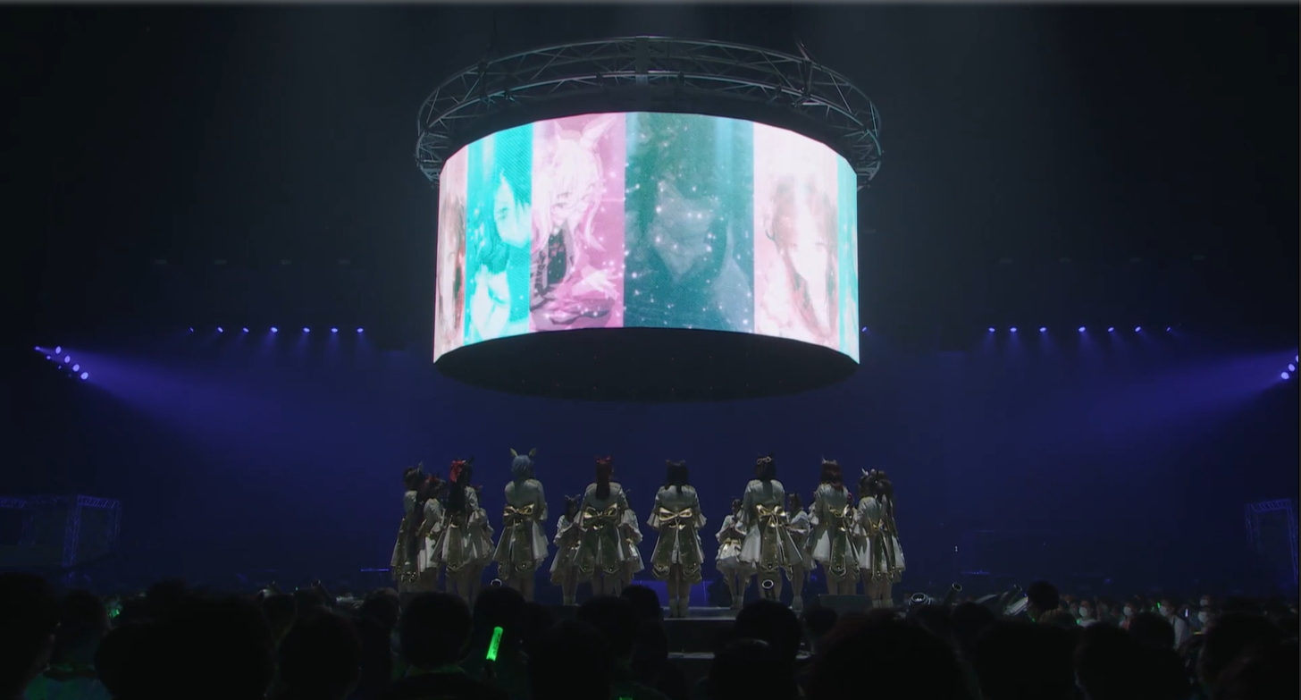 センターサークルの真上に設置されていた、円形の巨大な全面ディスプレイ。これが降下してきて、「SPコンテンツ[-WISH-]」のウマ娘たちの朗読の演出を助ける