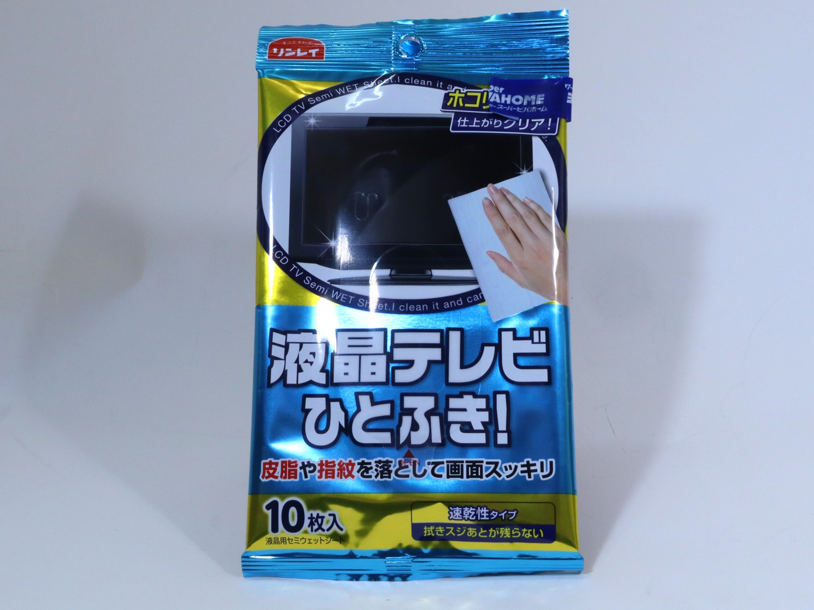 ホームセンターで販売していたテレビやディスプレイ対応のウェットティッシュはアルコール入りだったため、利用には注意が必要だ