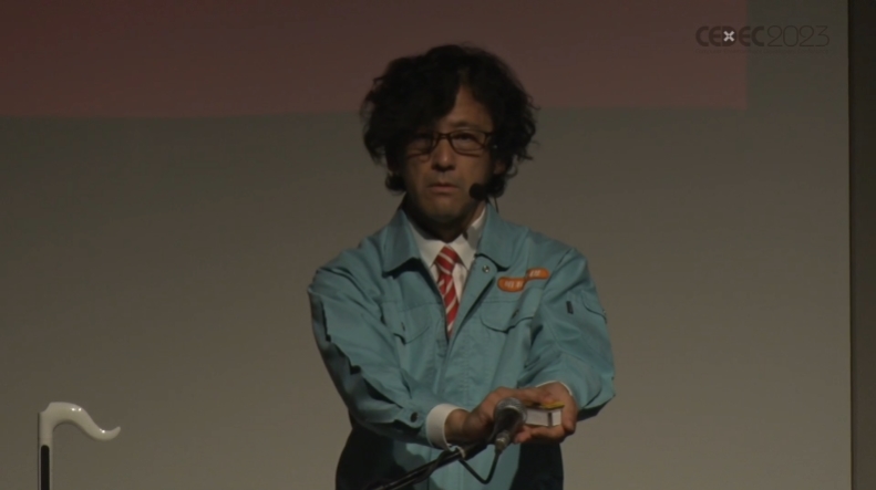 握るような動作をすると音が出る「SUSHI BEAT」を実演