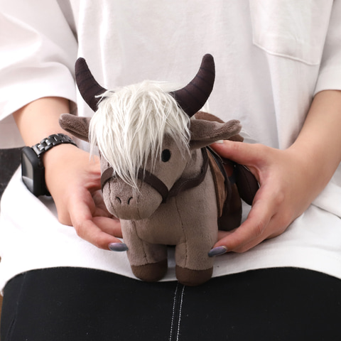 エルデンリング　トレント　ぬいぐるみバッグ ELDEN RING」よりトレント、アレキサンダーのぬいぐるみやスカジャンが