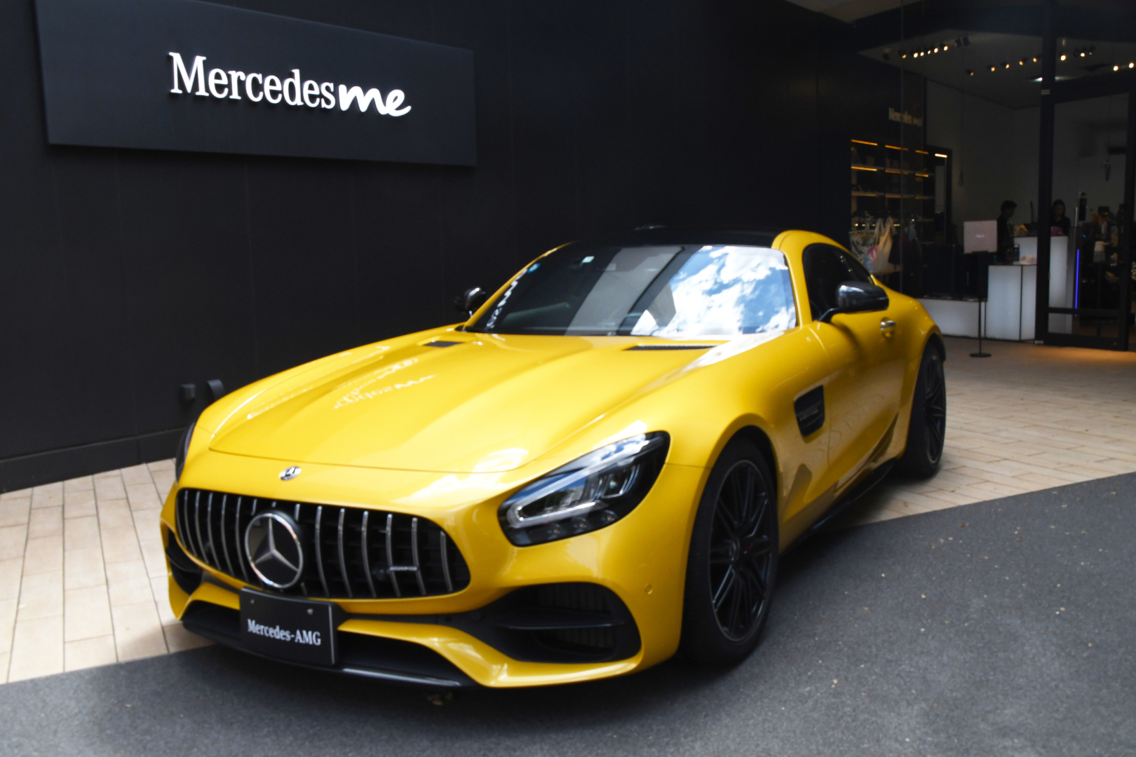 メルセデス・ベンツの会場ということで、「Mercedes AMG」が展示。ゲーム内にも登場する