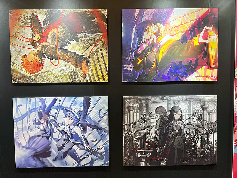 別会場に用意されたグッズ物販会場横には展示会場も併設。ライブ後には多くのファンが列を作っていた