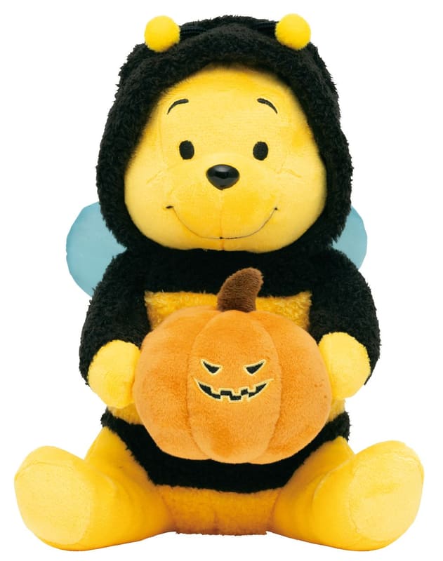 ハチの姿のくまのプーさんぬいぐるみ。フードが着脱可能