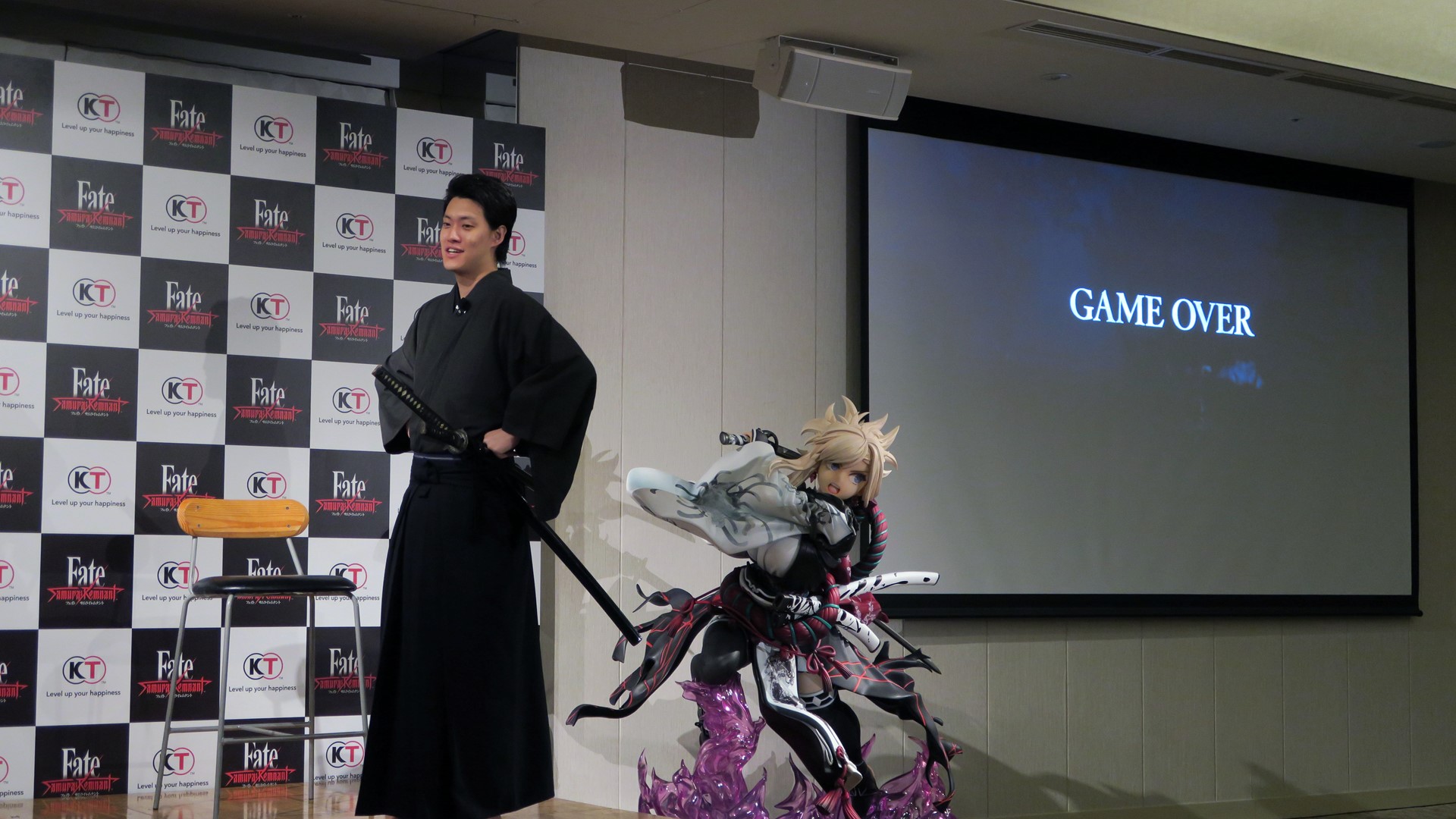 善戦するも回復アイテムの「おむすび」を使い切ってしまい、最後はランサーの攻撃であえなく敗北