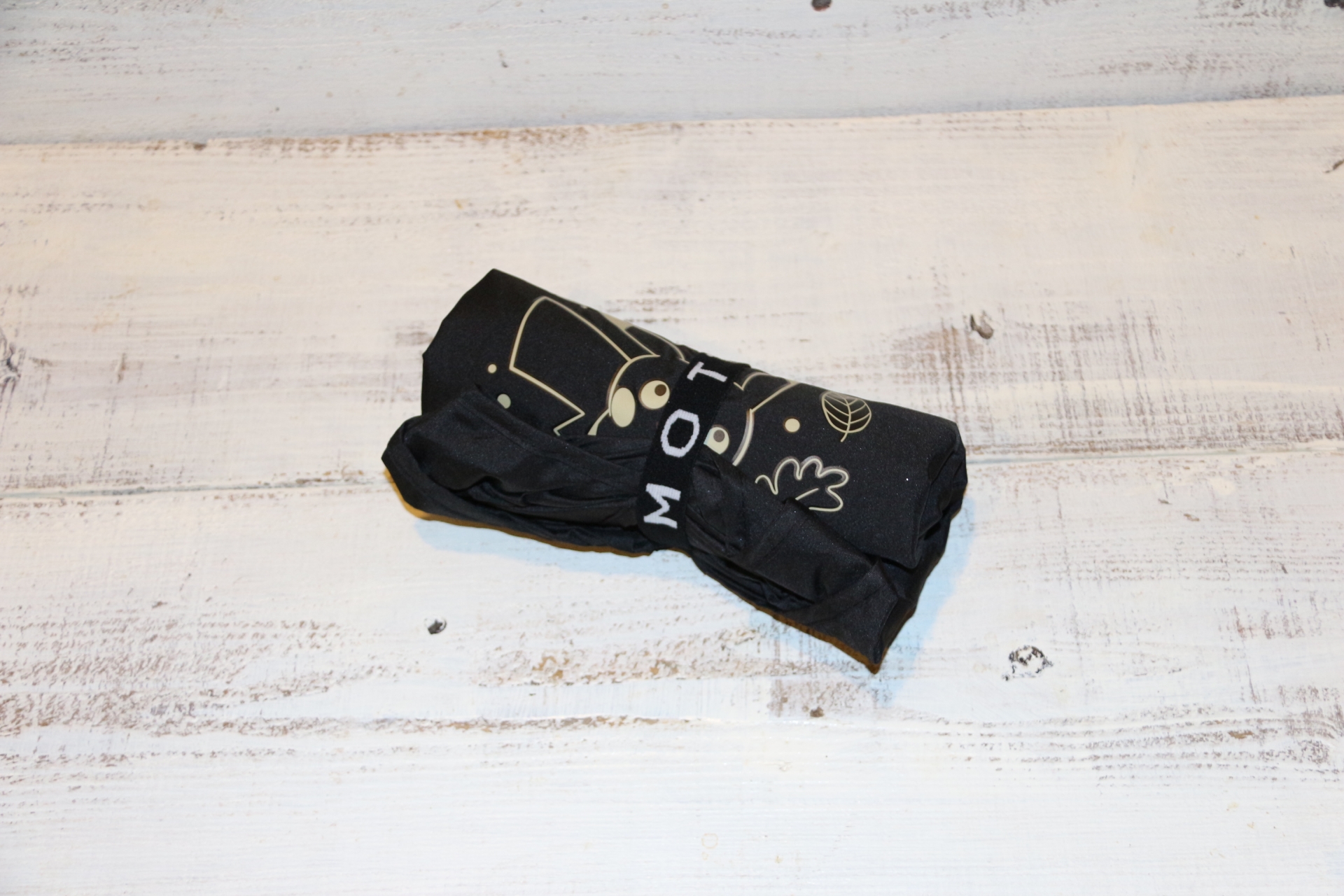 ポケモンオリジナルビッグ保冷バッグ。ピカチュウのかわいらしさと実用性を兼ね備えた保冷バッグ。マチや巾着機能が付いていて、日常的に頼りになりそうだ