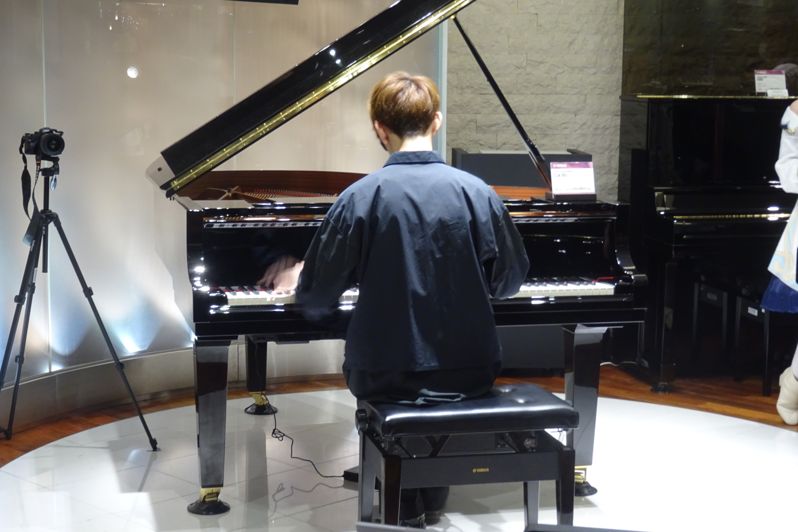 よみぃさんが「原神」の楽曲をピアノアレンジし生演奏