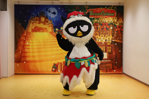 サンタ衣装のばつ丸！ サンリオピューロランド「Puroland Christmas