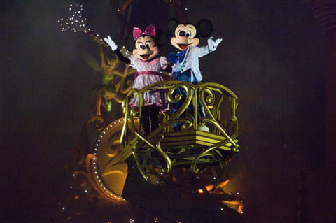 編集中　東京ディズニーリゾート　ブルーレイ3セット Amazon.co.jp: 東京ディズニーリゾート 40周年 アニバーサリー