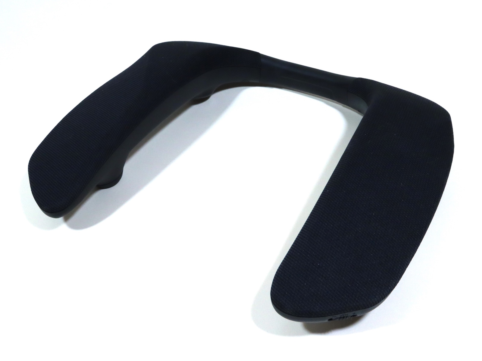 パナソニックのゲーミングネックスピーカー「SC-GNW10」