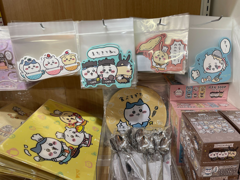ちいかわレストラン」店舗とグッズを撮り下ろしで紹介！ - GAME Watch