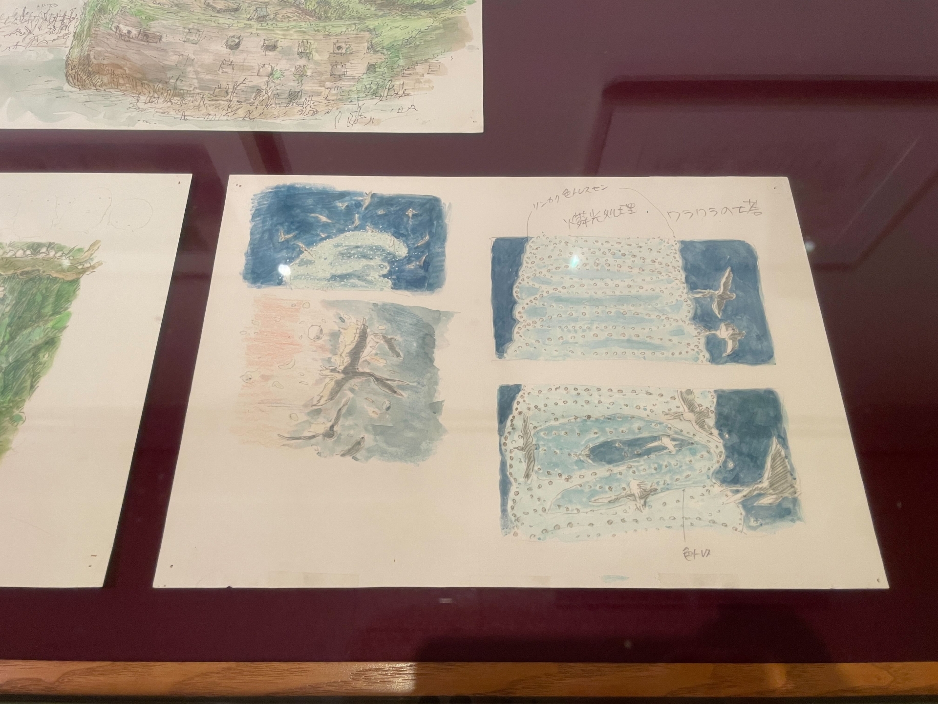 きりこのイメージなど、中には紙が黄ばんでいるものもあるが、これはメインスタッフの席にずっと掲げられていたため。日光やタバコの煙にさらされていたための変色で、そうした時間の経過を感じられる点も見どころのひとつだという