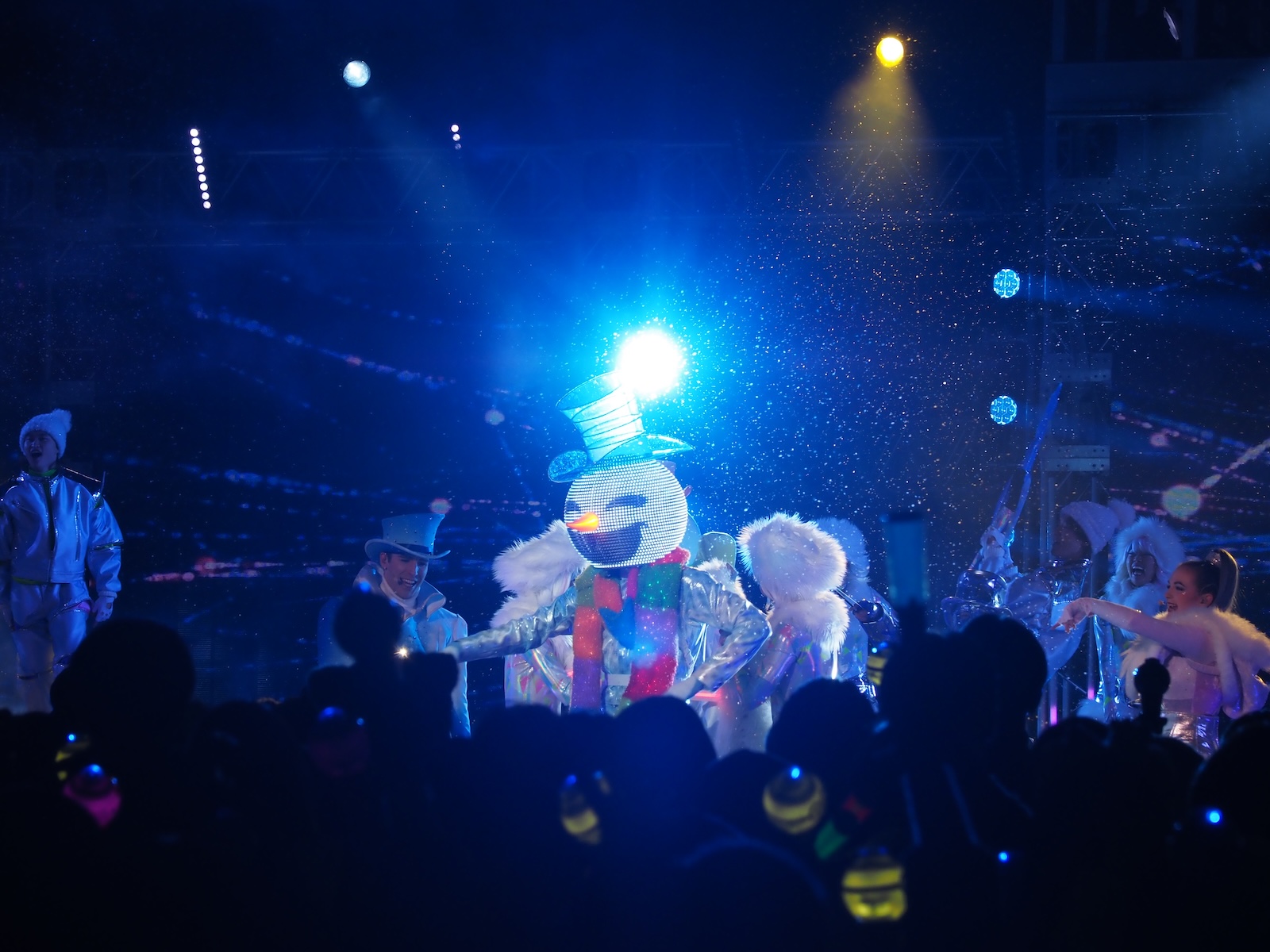 DJ フロスティの表情はコロコロ変わって面白い