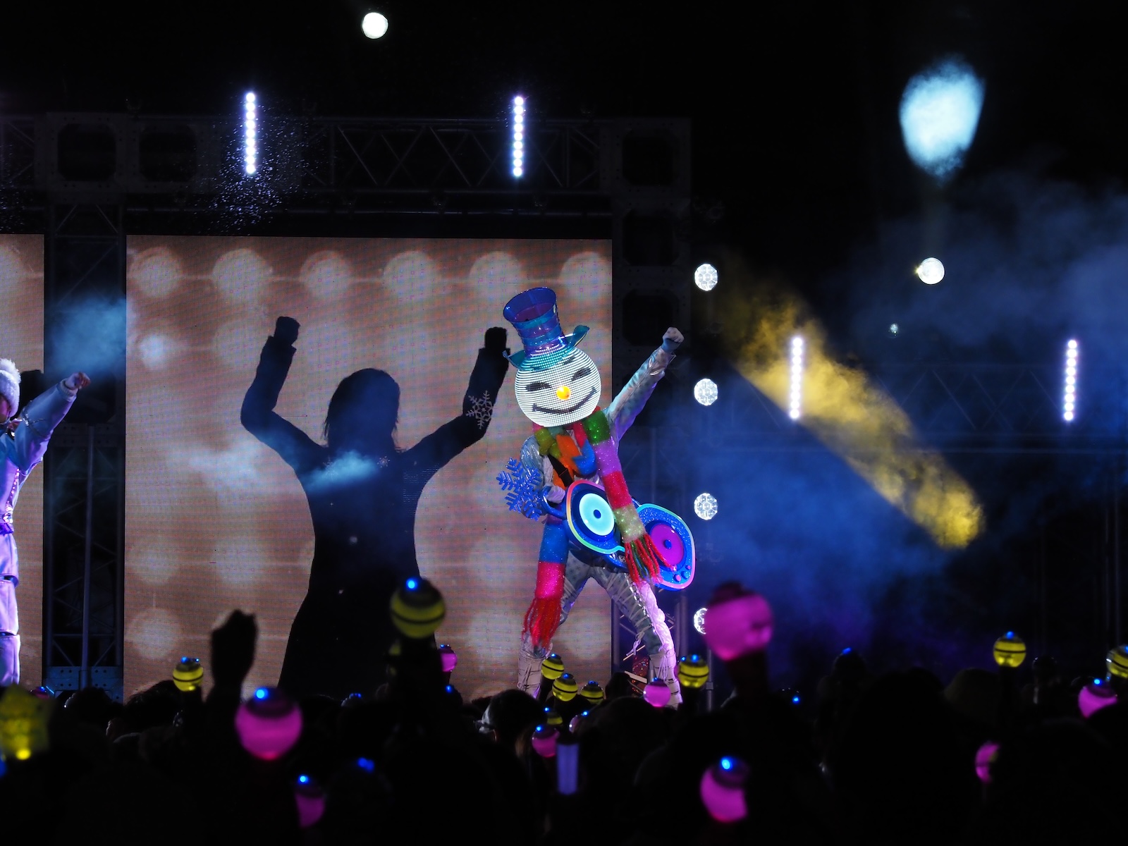 DJ フロスティの表情はコロコロ変わって面白い