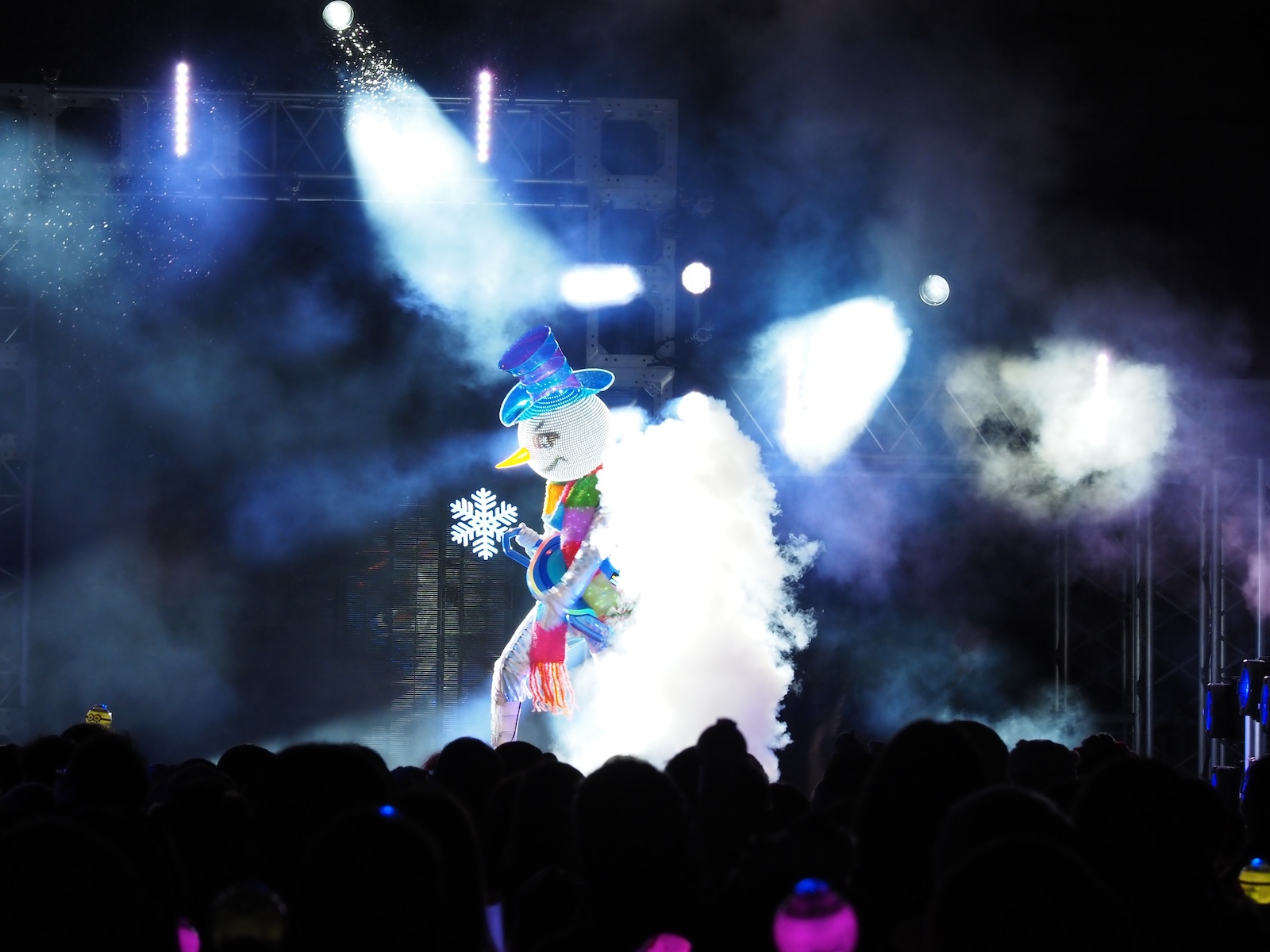 DJ フロスティの表情はコロコロ変わって面白い