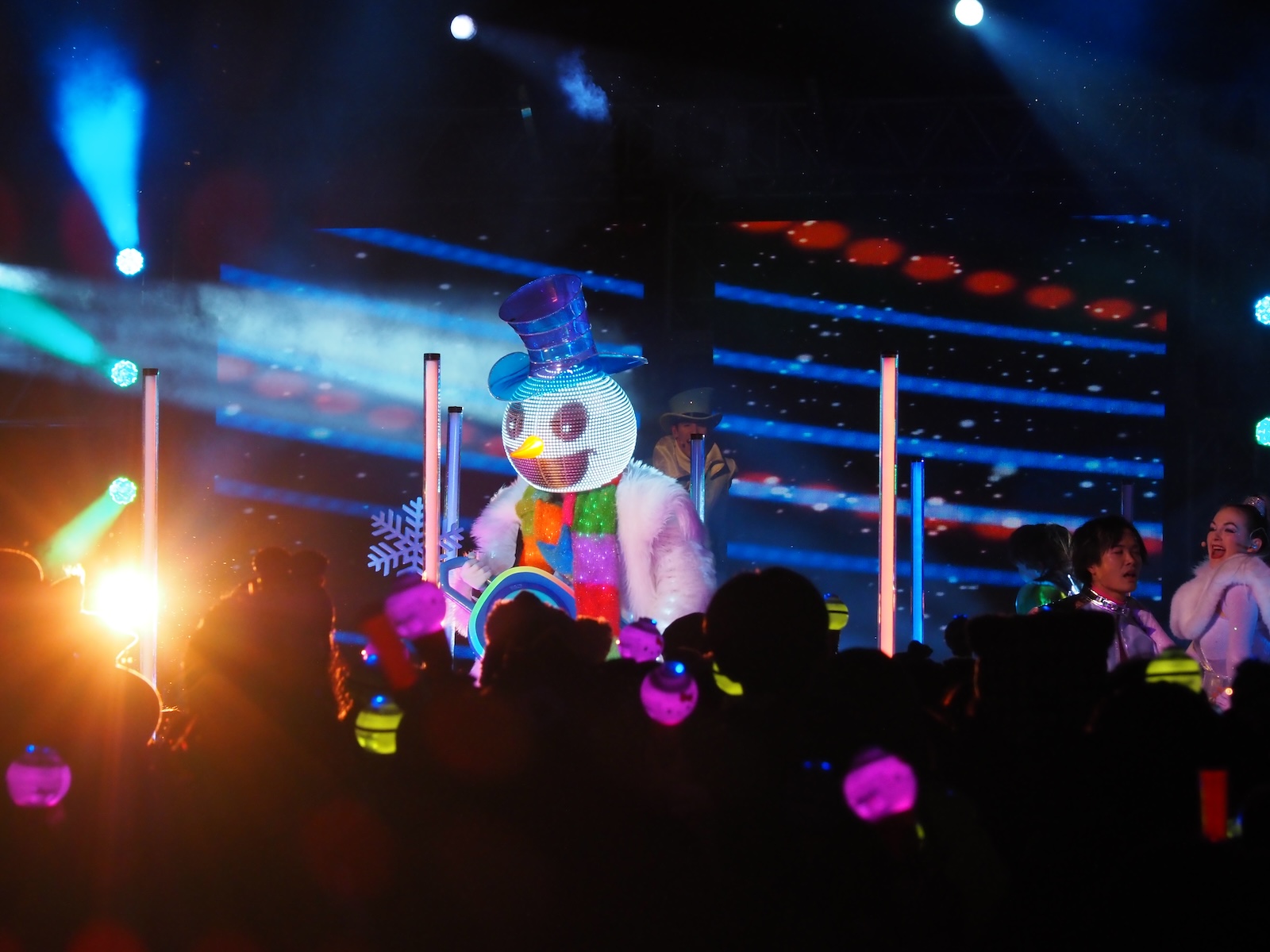 DJ フロスティの表情はコロコロ変わって面白い