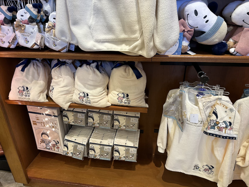 ポーチ（価格：2,700円）