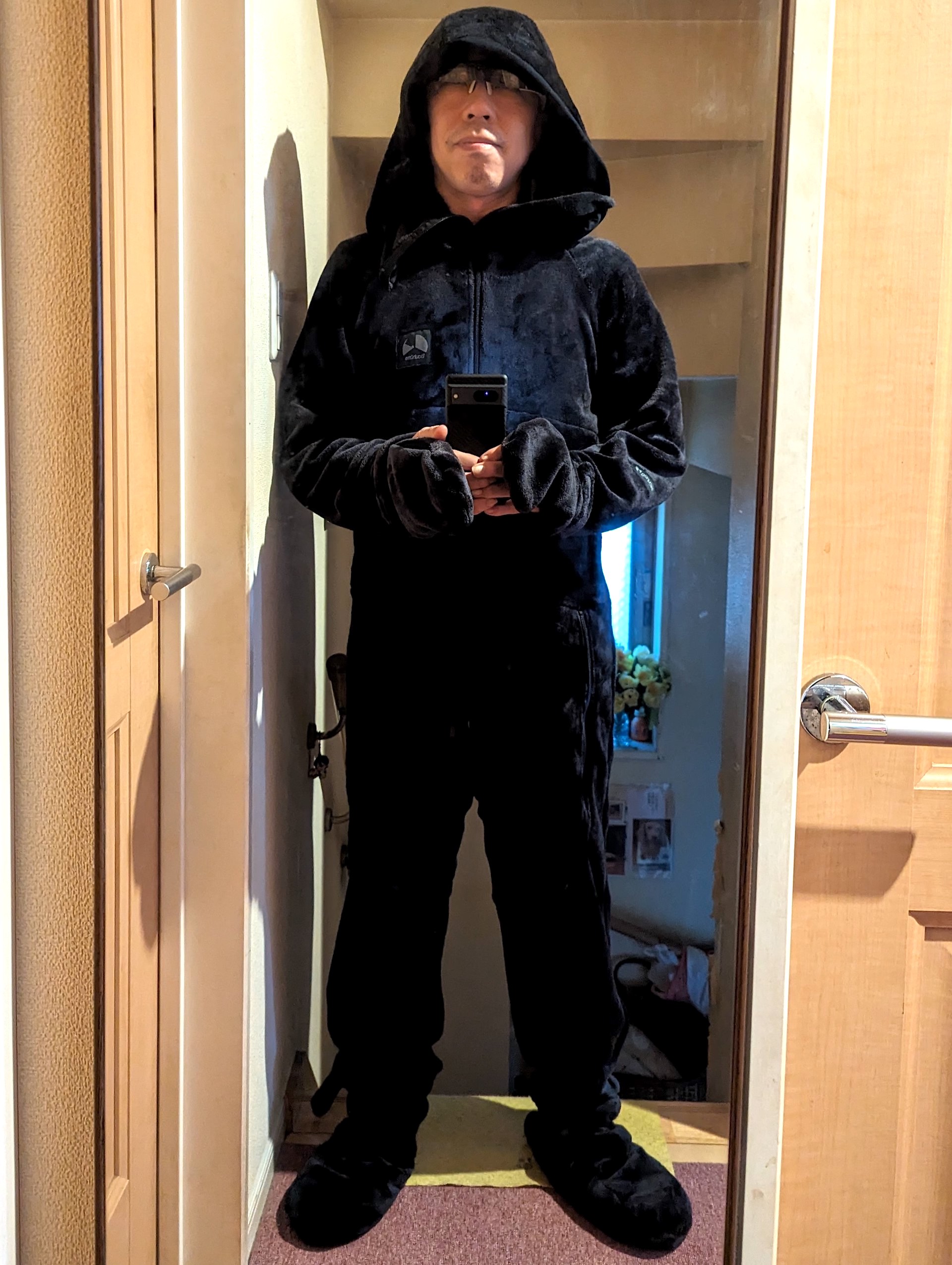 「ダメ着4G ネクスト」のブラックモデルのLサイズ。筆者の身長は166㎝くらいなので、参考にしてみてほしい