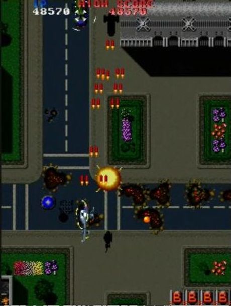 出現後、一定時間ごとに赤、黄、青、緑の4色に変化する武器選択アイテム。写真は青のワイドショット型に換装したところ