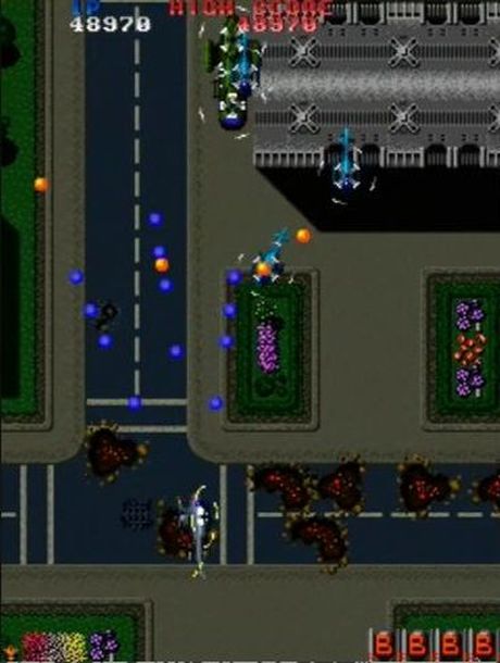 出現後、一定時間ごとに赤、黄、青、緑の4色に変化する武器選択アイテム。写真は青のワイドショット型に換装したところ