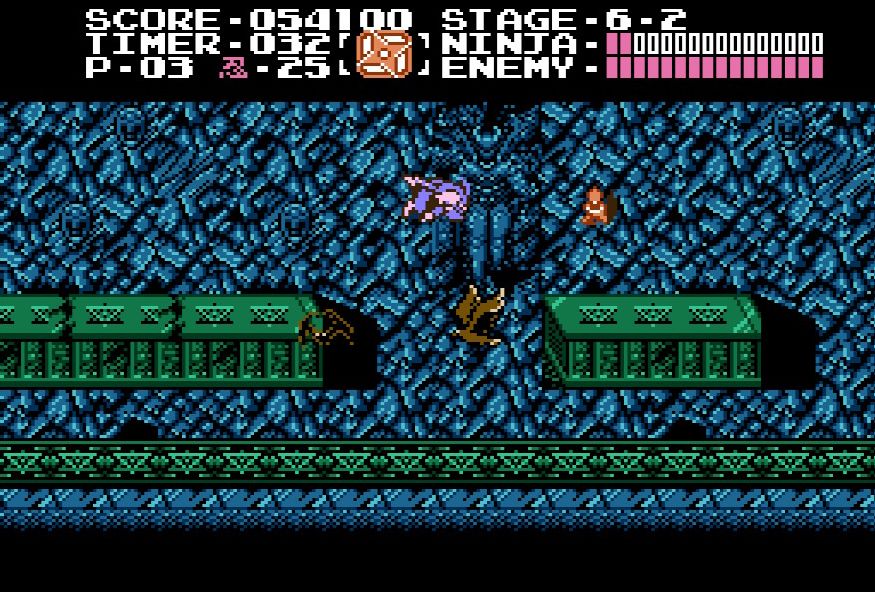 リュウが敵に吹っ飛ばされている最中は操作不能。狭い足場が多いステージでは、ほんの一瞬のミスが命取りに……