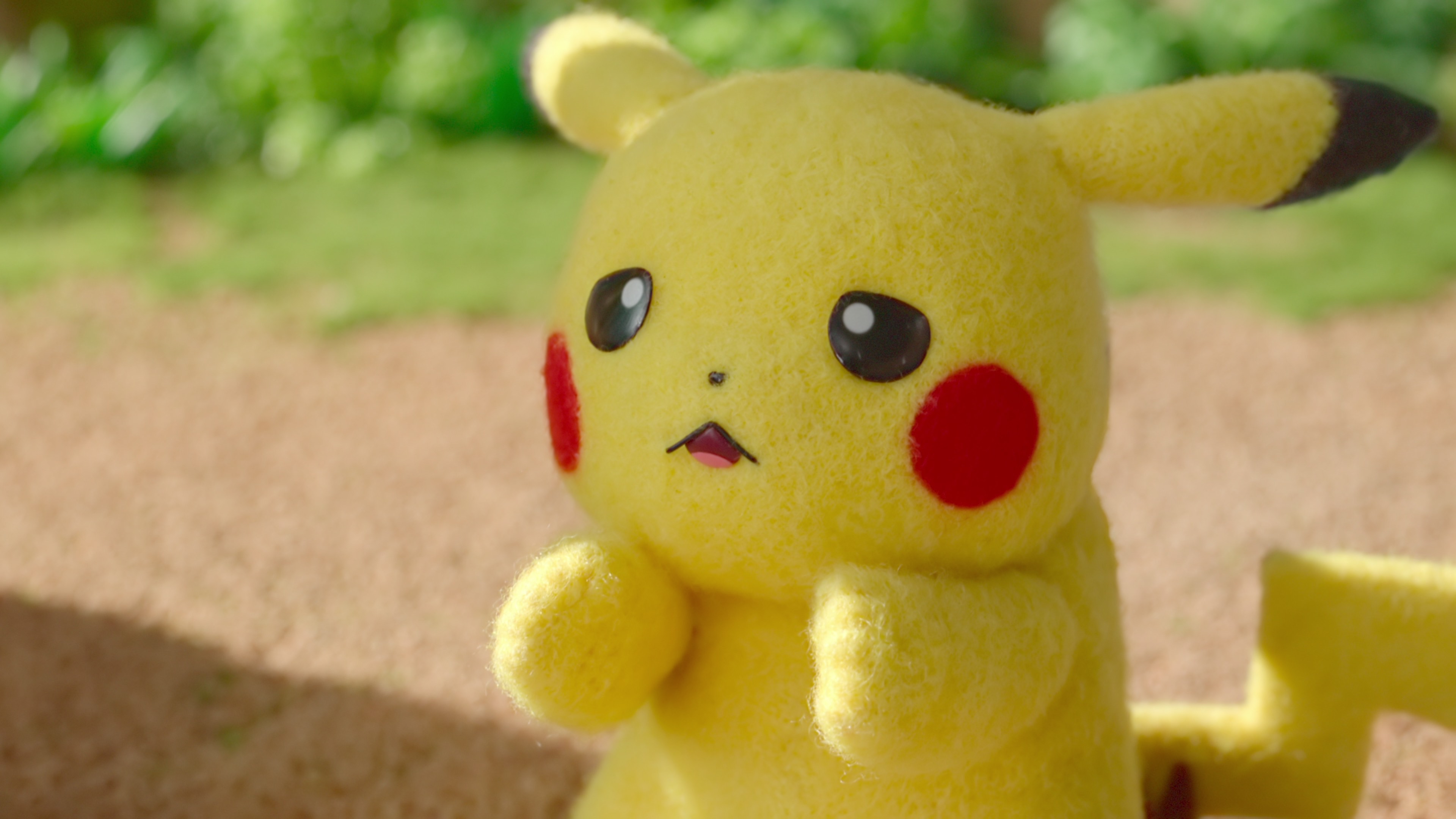 なぜか浮かない表情のピカチュウ