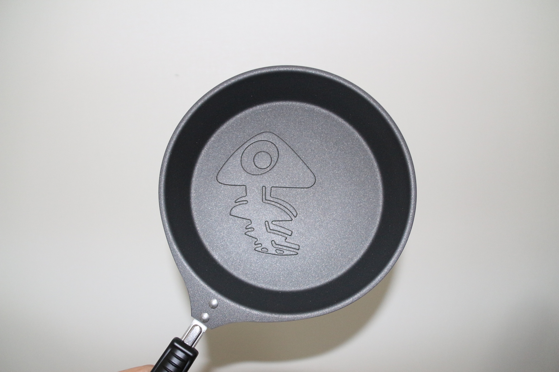 金イクラ型のパンケーキが焼けるミニフライパン