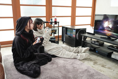 ゲーム機＆関連機材をまとめて片付けられる収納ラックが「Bauhutte