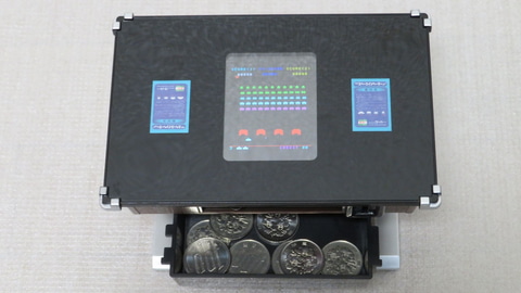 スペースインベーダー 遊べる貯金箱 テーブル筐体型 特典、箱付き Amazon.co.jp: タカラトミーアーツ スペースインベーダー