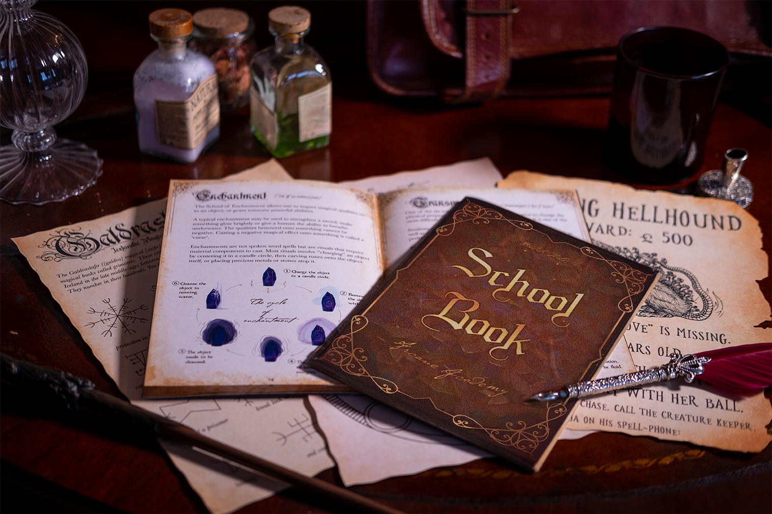 Fantasy Academyプラン限定で英語版謎解きゲームが展開。悪の魔法使いに支配された魔法学校を救うため、ライブラリーに隠された謎を解き、秘密の呪文を導き出す