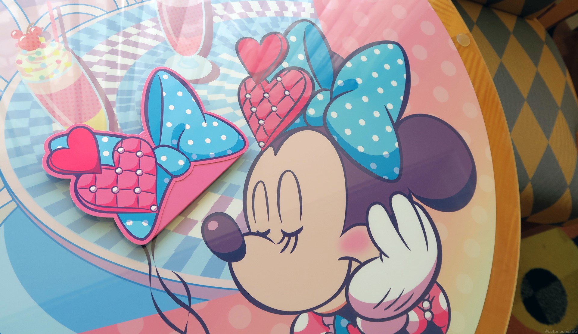 ミニーのリボンと同じデザインのキーブックレット