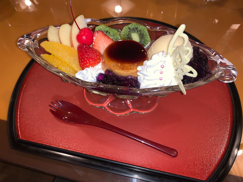 こちらは胡蝶しのぶをイメージしたデザートの「ハイカラ・ア・ラ・モード」