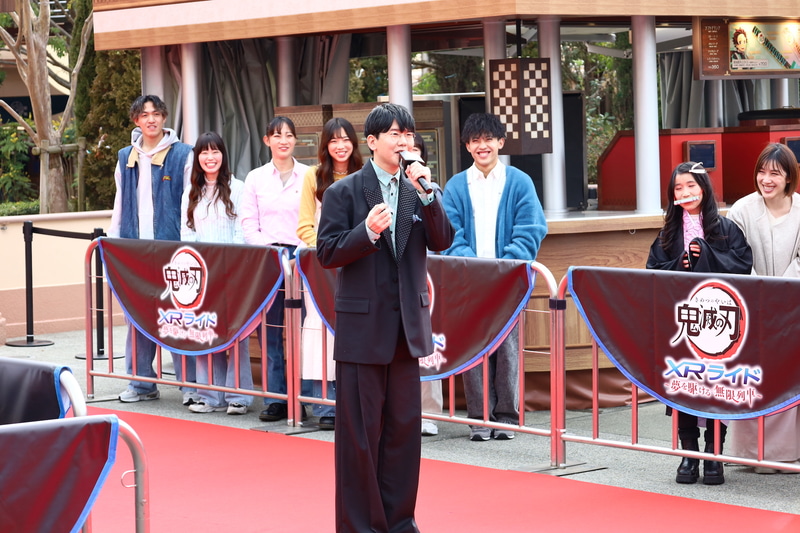 人力車から降りるとちょっとしたトーク時間が設けられた。USJにちなみ、花江さんのお子さんは「スーパーマリオ」シリーズに登場するキャラクターのヨッシーが好きだというほっこりエピソードなども語られた