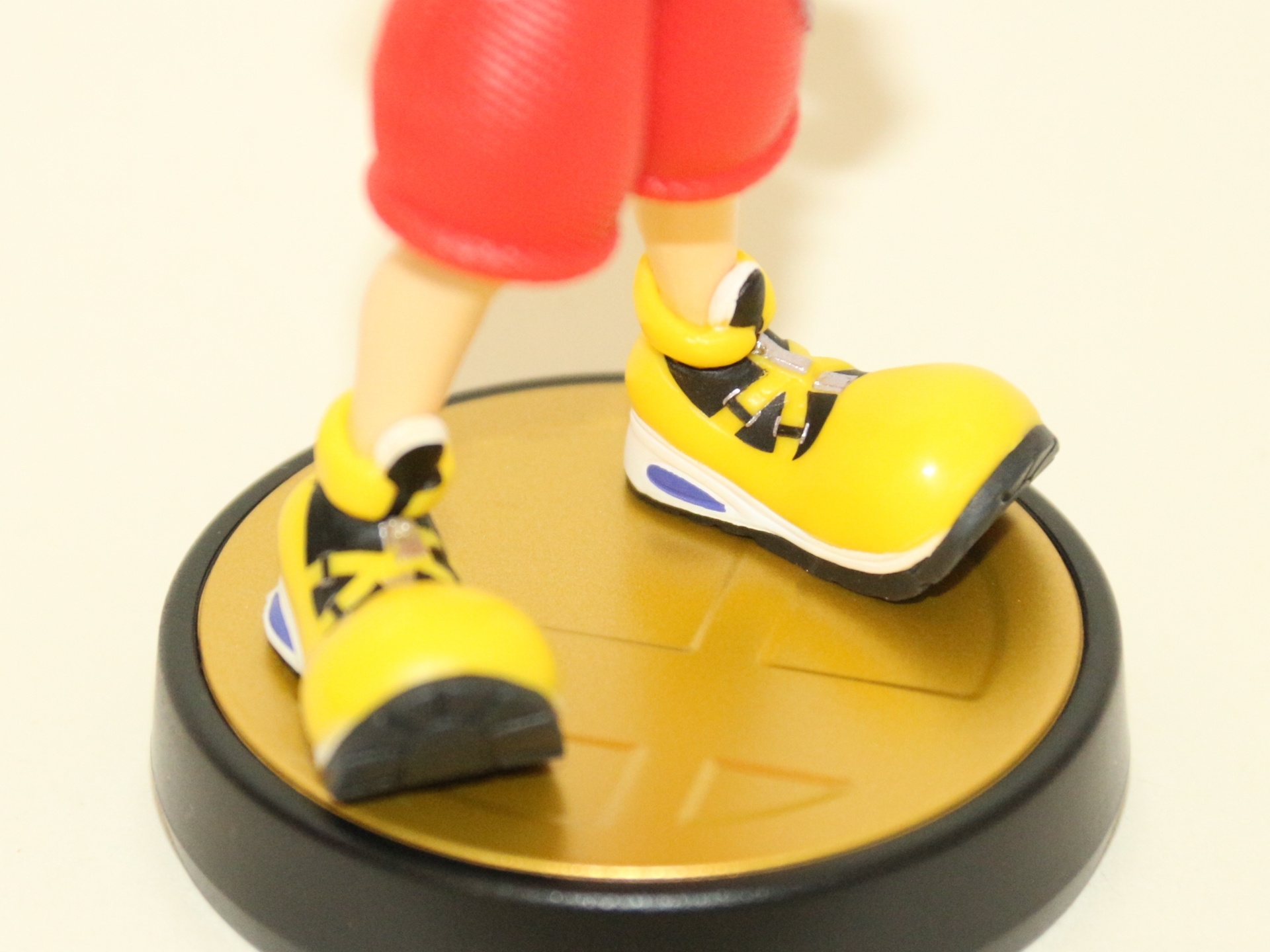 どの角度から見ても、また遠くから見てもソラと一発でわかるさすがのデザイン。ファンとしてとても嬉しいamiibo化だ