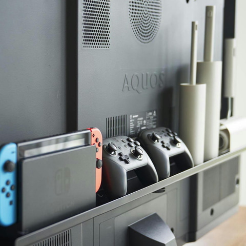 テレビ裏にゲームを収納。「テレビ裏ラック スマート ワイド100」が