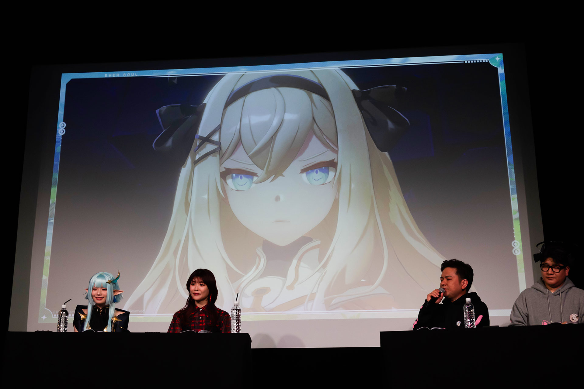 特別なスキルであるアクティブスキル発動時に、派手目な演出が見られる