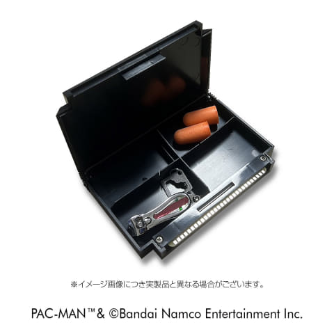 パックマン」のゲームソフト型カードホルダー「ファミリー