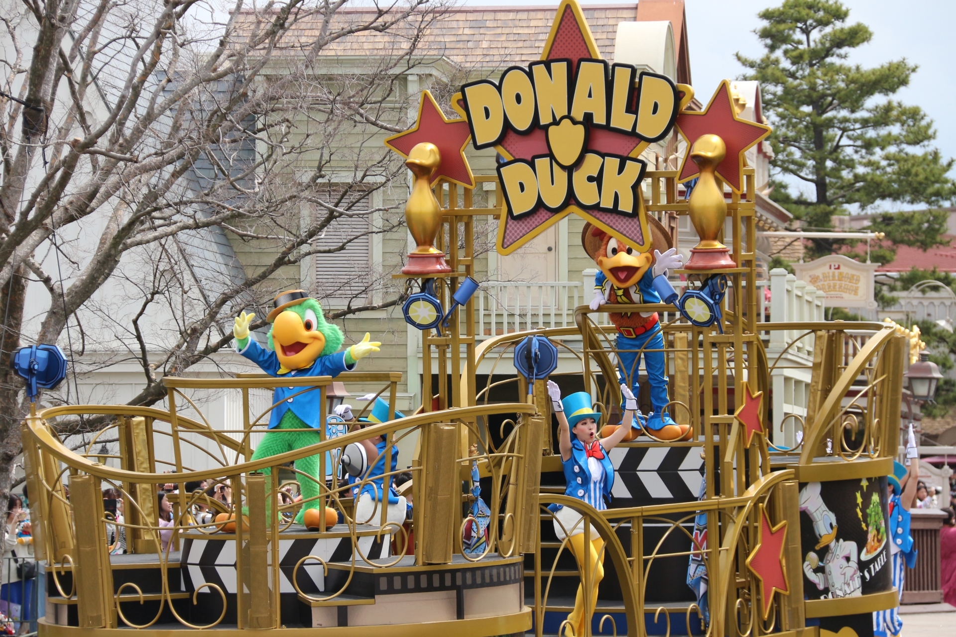 「三人の騎士」でおなじみのホセ・キャリオカ（左）とパンチート（右）