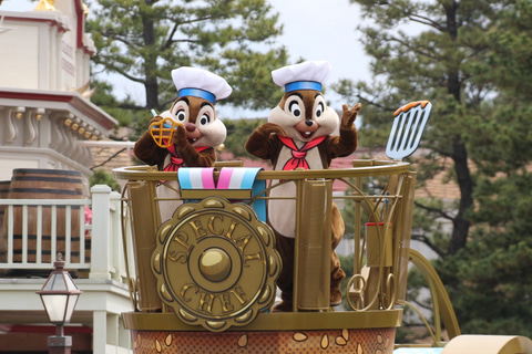 ディズニー、パレード「クワッキーセレブレーション☆ドナルド・ザ