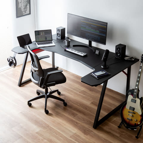 サンワダイレクト、超大型天板採用コの字型ゲーミングデスク発売