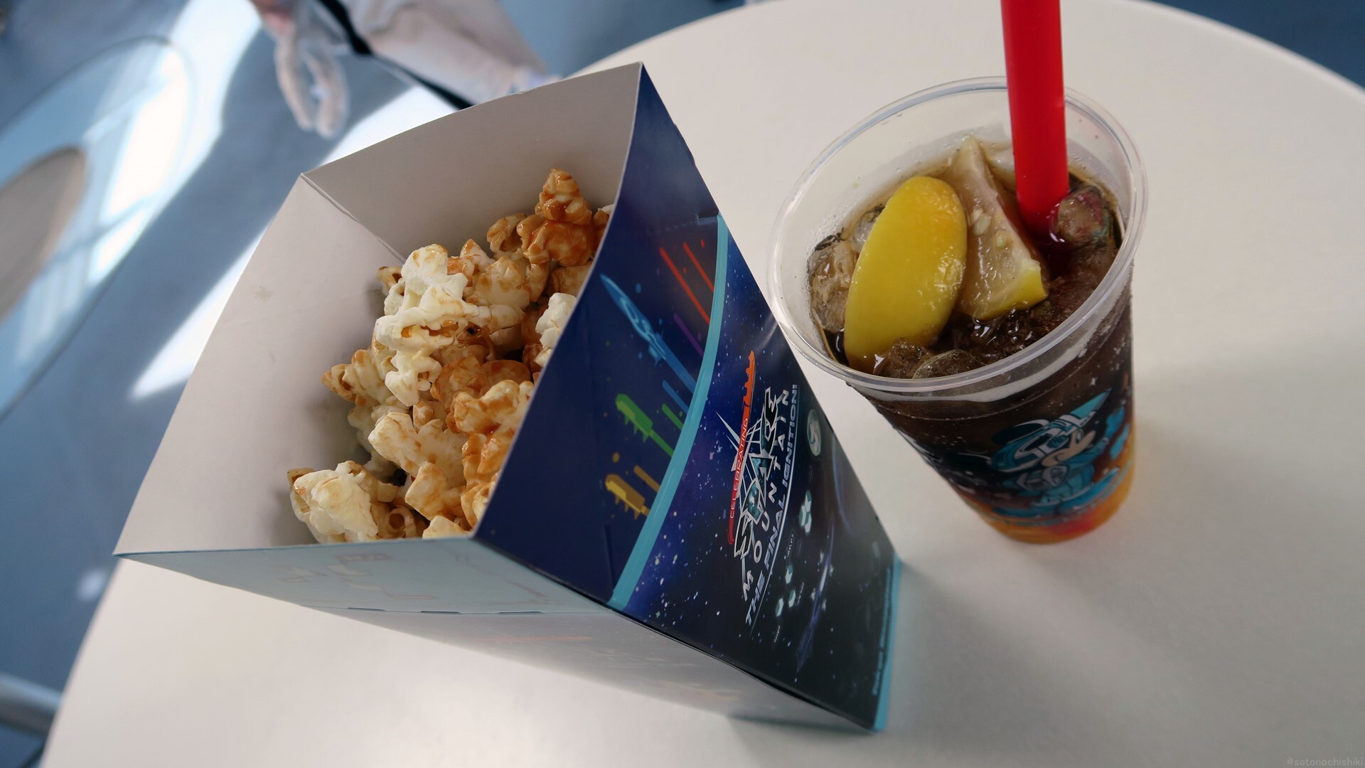 ポップコーン、レギュラーボックス 400円