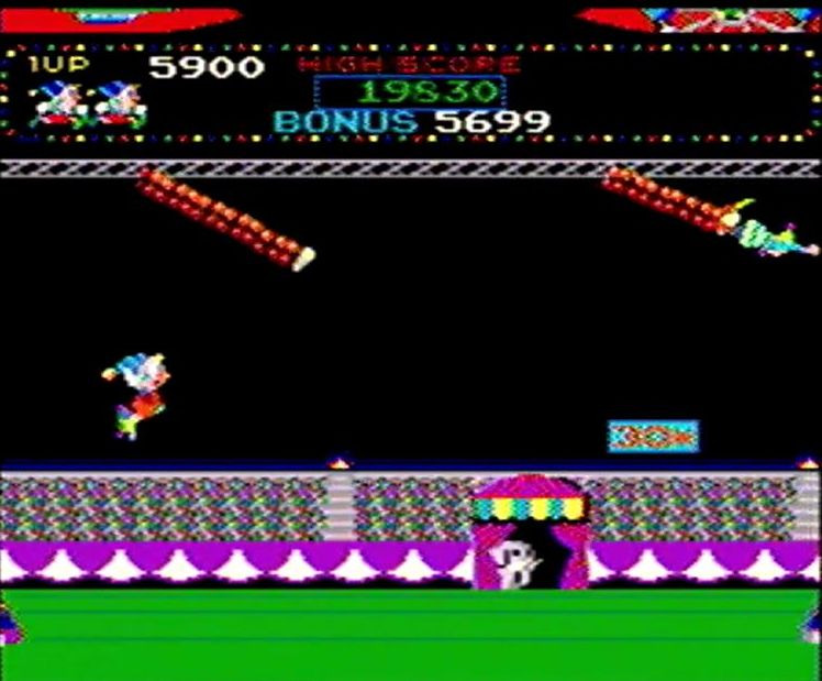 「空中ブランコ」ステージは、左右に揺れ動くブランコの軌道と、ジャンプのタイミングを合わせるのが非常に難しい