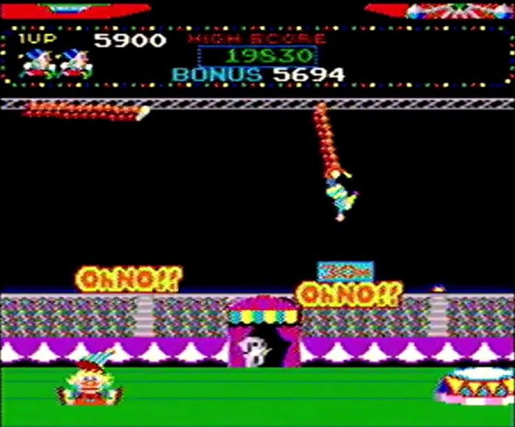 「空中ブランコ」ステージは、左右に揺れ動くブランコの軌道と、ジャンプのタイミングを合わせるのが非常に難しい