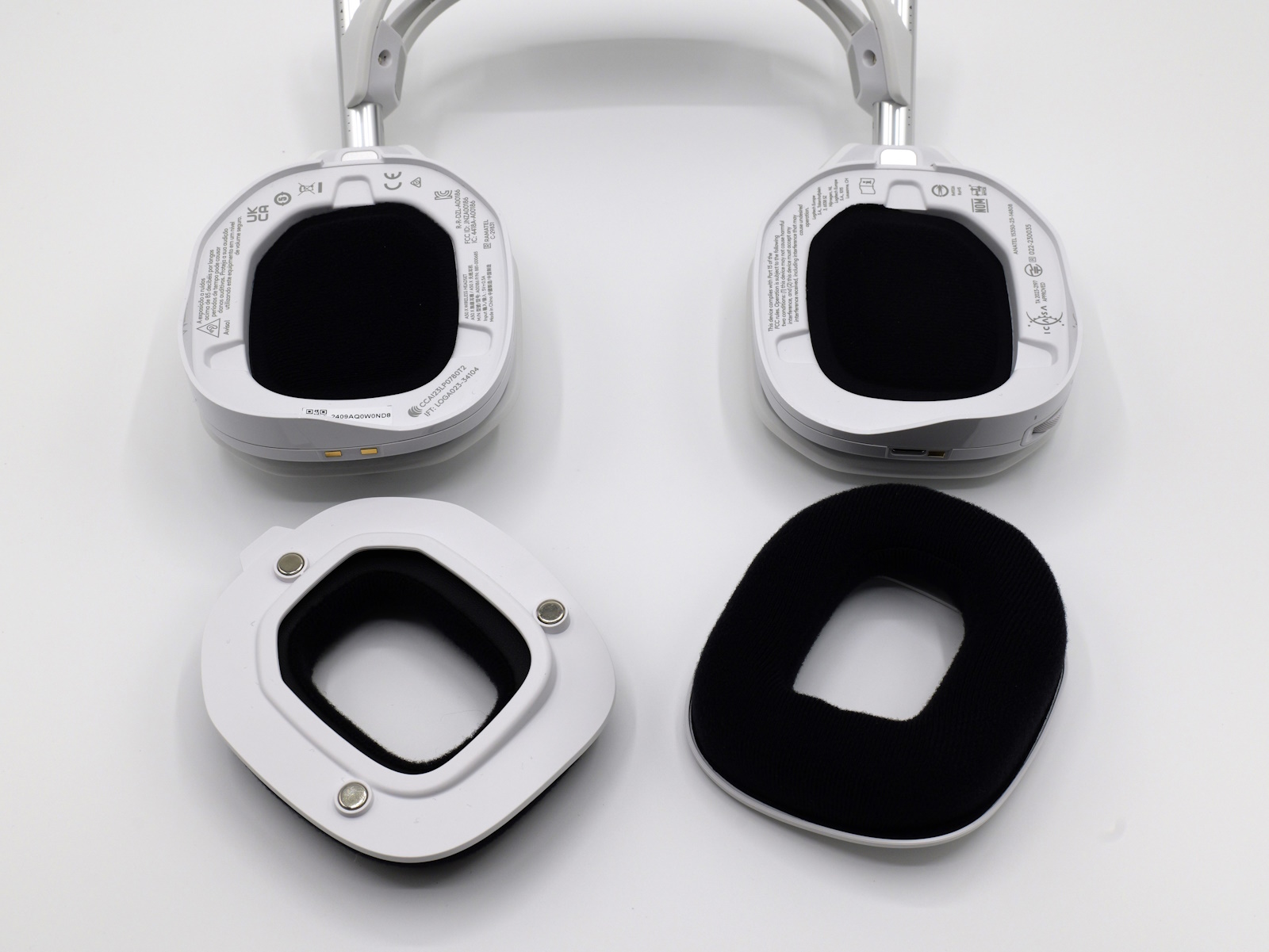 イヤークッションはマグネット式で交換も簡単。「A50」の「Mod Kit」との互換性がある